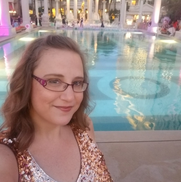 Meet your Posher, Tiffany - Picture 1 of 1